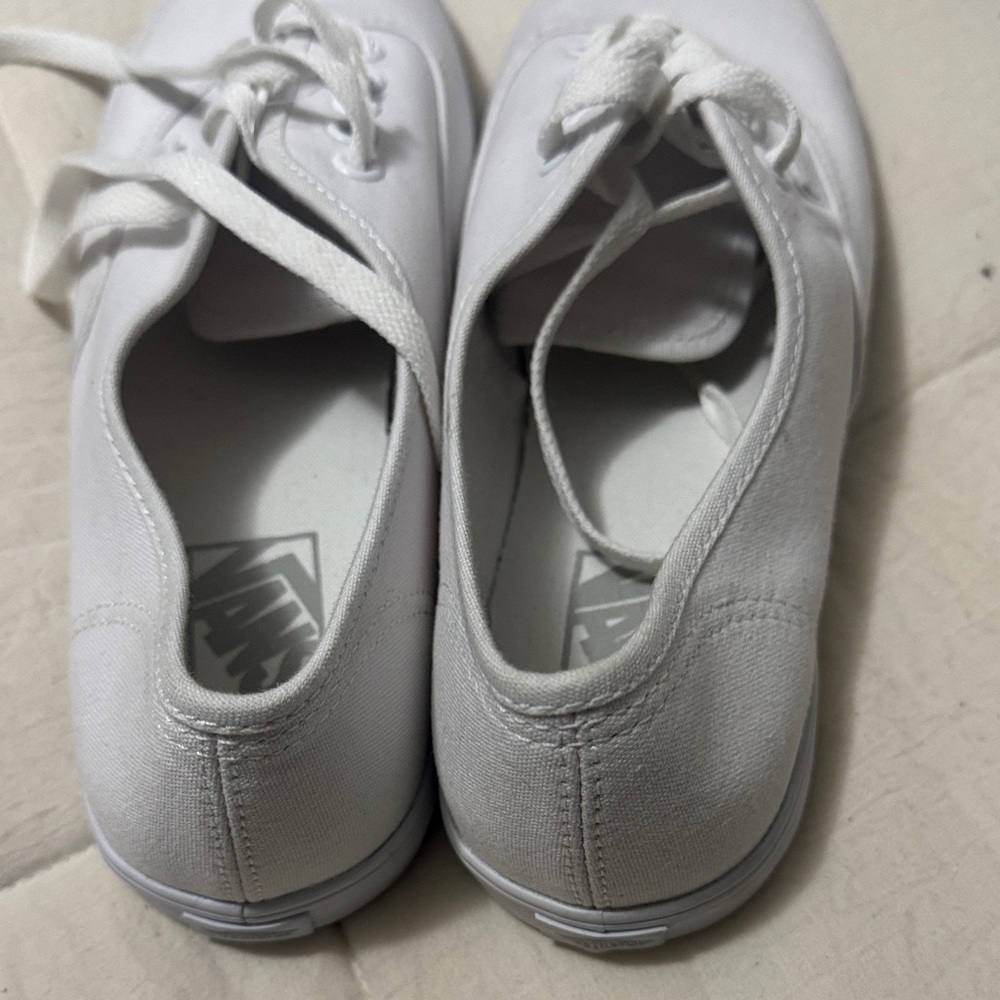Vans slim  Classic White Sneakers - Picture 2 of 9
